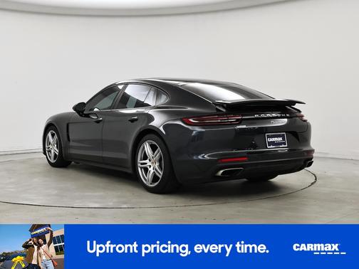 2018 Porsche Panamera 