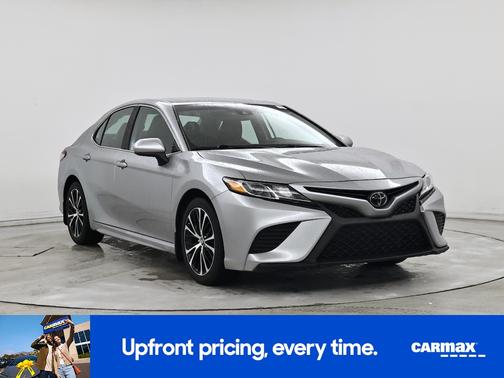 Silver 2019 Toyota Camry SE