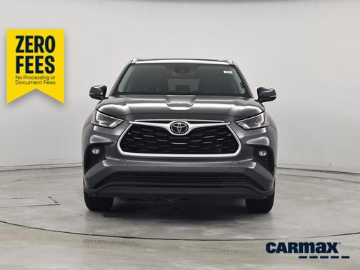 Gray 2024 Toyota Highlander XLE