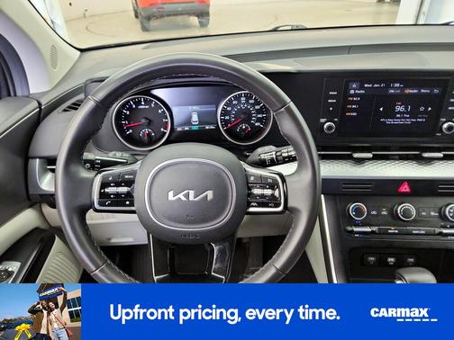 2024 Kia Carnival LX Seat Package