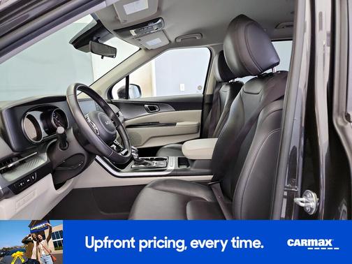 2024 Kia Carnival LX Seat Package