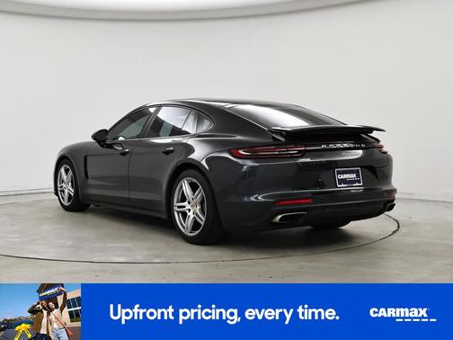 2018 Porsche Panamera 