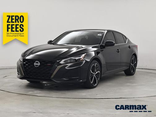 Black 2023 Nissan Altima SR