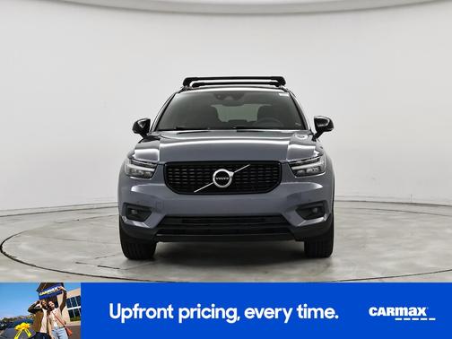 2022 Volvo XC40 T5 R-Design