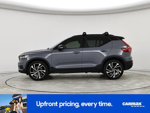 2022 Volvo XC40 T5 R-Design