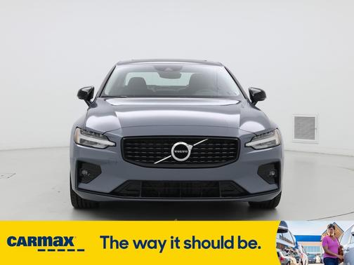 2022 Volvo S60 B5 Momentum