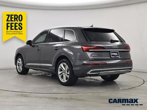 Gray 2023 Audi Q7 Premium