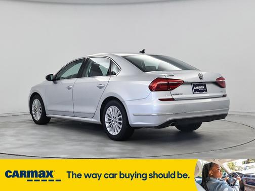 2016 Volkswagen Passat SE