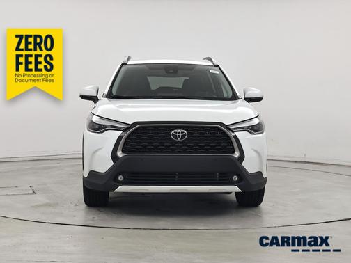 White 2022 Toyota Corolla Cross XLE