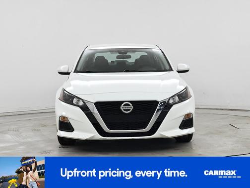 White 2022 Nissan Altima S
