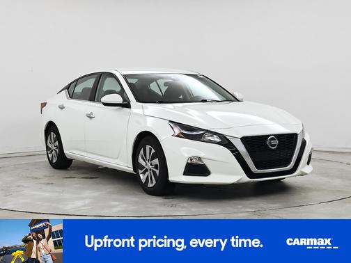 White 2022 Nissan Altima S