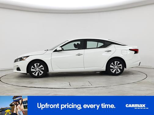 White 2022 Nissan Altima S