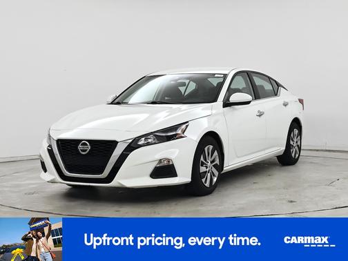 White 2022 Nissan Altima S