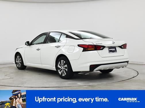 White 2022 Nissan Altima S