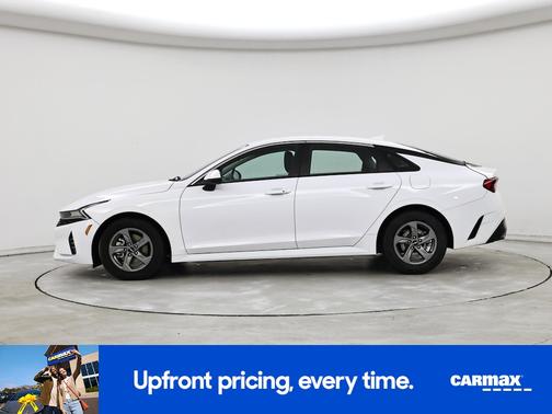 White 2023 Kia K5 LXS