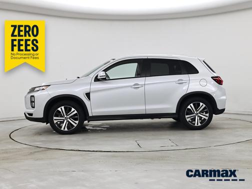 White 2025 Mitsubishi Outlander Sport SE
