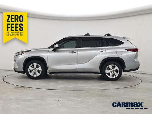 Silver 2023 Toyota Highlander LE