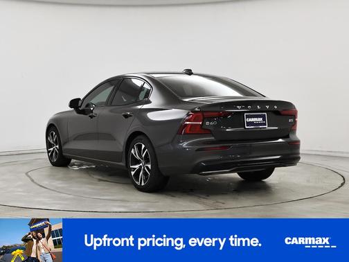 2024 Volvo S60 B5 Plus Dark Theme