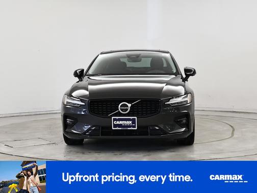 2024 Volvo S60 B5 Plus Dark Theme
