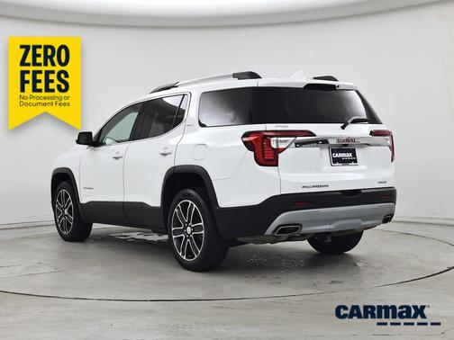 White 2023 GMC Acadia SLT
