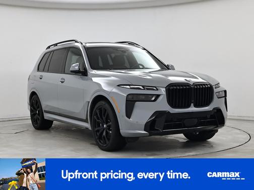 Gray 2024 BMW X7 xDrive40i