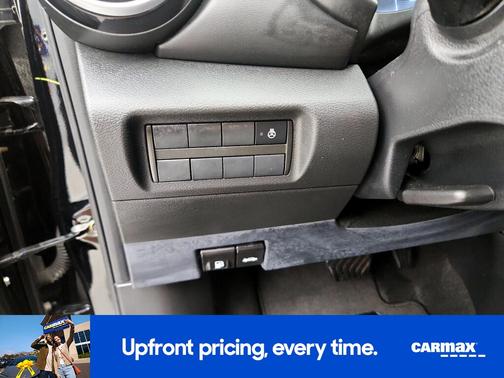 2022 Nissan Kicks SR