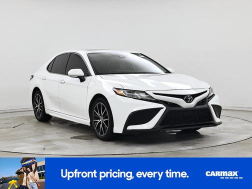 White 2021 Toyota Camry SE