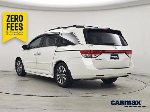 White 2015 Honda Odyssey Touring Elite