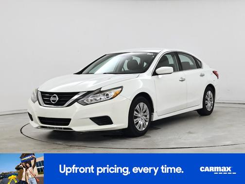 White 2016 Nissan Altima