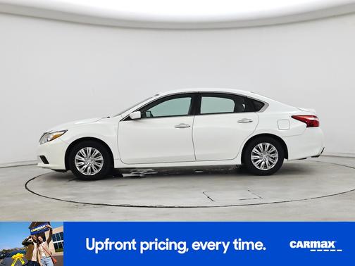 White 2016 Nissan Altima