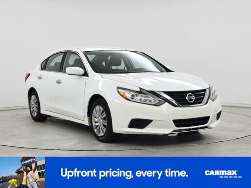 White 2016 Nissan Altima