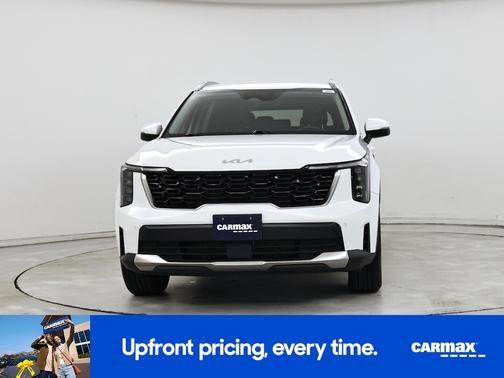 White 2024 Kia Sorento S