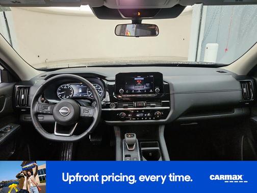 2023 Nissan Pathfinder SV