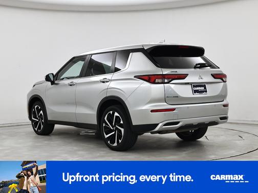 Silver 2023 Mitsubishi Outlander SE