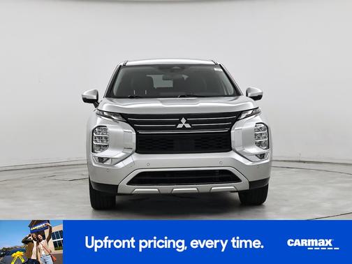 Silver 2023 Mitsubishi Outlander SE