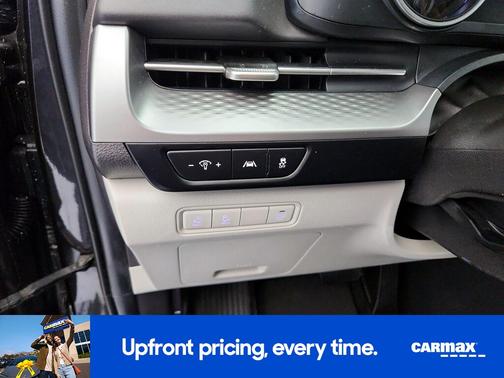 2024 Kia Carnival LX Seat Package