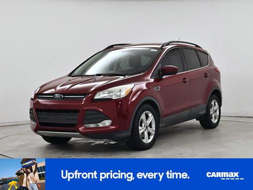 Red 2015 Ford Escape SE