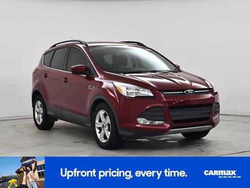 Red 2015 Ford Escape SE