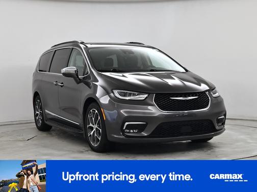 Gray 2022 Chrysler Pacifica Limited