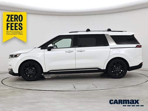White 2023 Kia Carnival SX Prestige