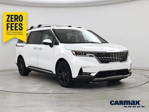 White 2023 Kia Carnival SX Prestige