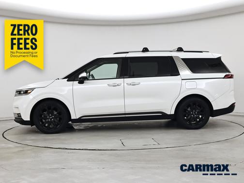 White 2023 Kia Carnival SX Prestige
