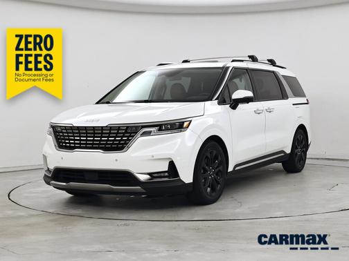 White 2023 Kia Carnival SX Prestige