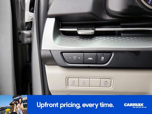 2022 Kia Carnival LX