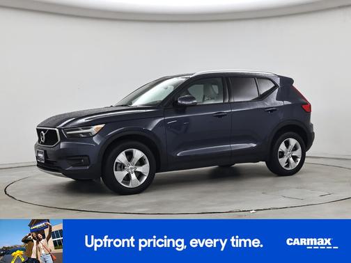 Blue 2022 Volvo XC40 T4 Momentum