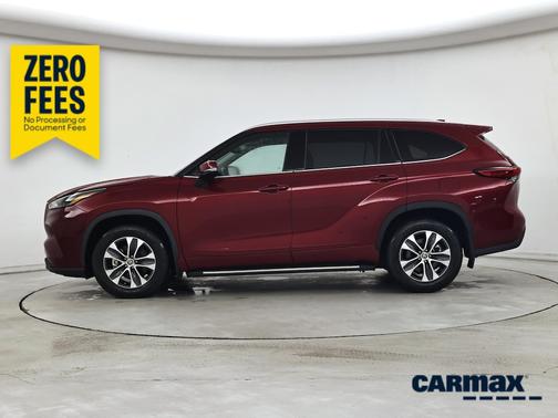 Red 2022 Toyota Highlander XLE