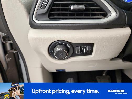 Silver 2024 Chrysler Pacifica Touring L