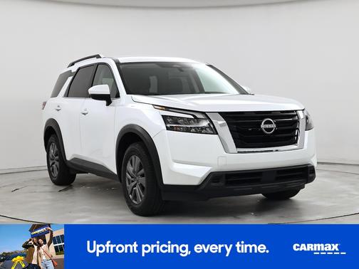 White 2025 Nissan Pathfinder SV