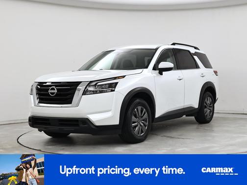 White 2025 Nissan Pathfinder SV