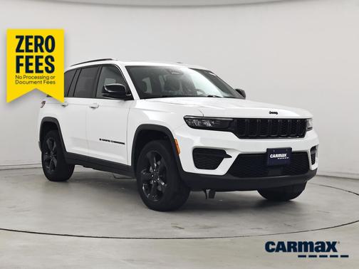 White 2023 Jeep Grand Cherokee Altitude